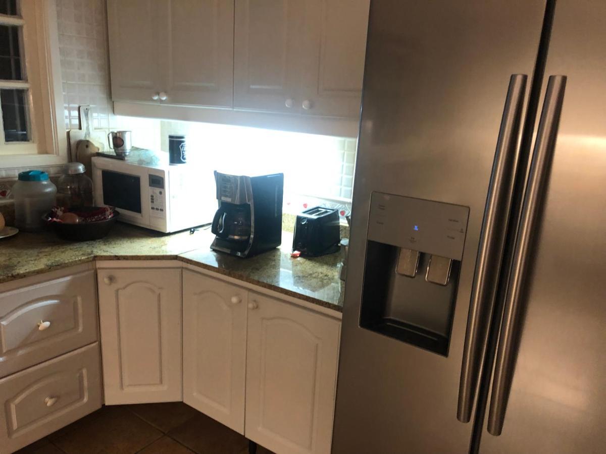 Villa Saint Tropez Cabo Frio Eksteriør bilde